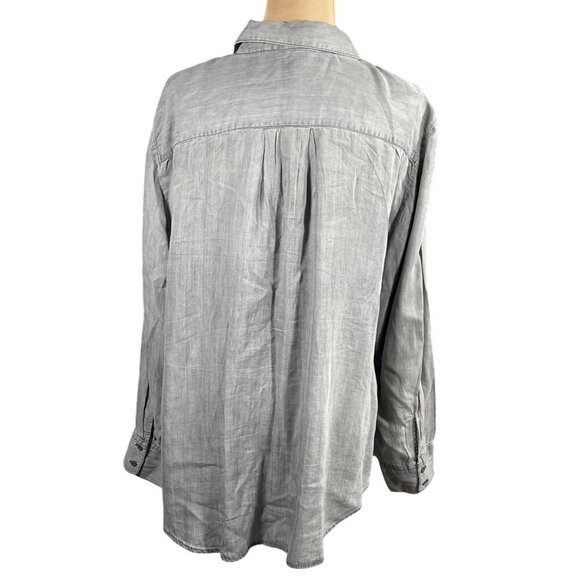 Cato Gray Chambray Button Front Top Shirt Size 22/24 Long Sleeve Tencel - Picture 3 of 6